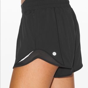 Lululemon hotty hot black shorts (Only worn twice)